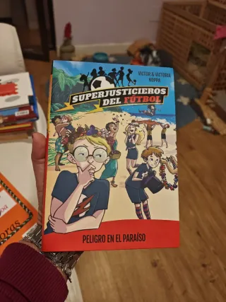 Superjusticieros del Fútbol 4. Peligro en el pa...