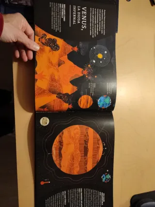 El sistema solar. Un libro que brilla en la osc...