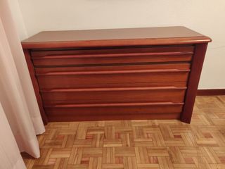 Cómoda de madera