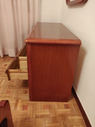 Cómoda de madera
