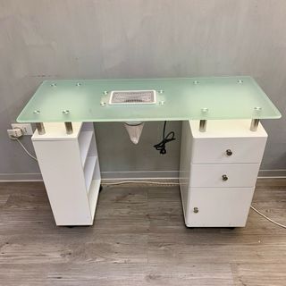Tavolo Manicure con Aspiratore e Cassetti