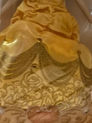 Muñeca Disney Bella Vestido Amarillo