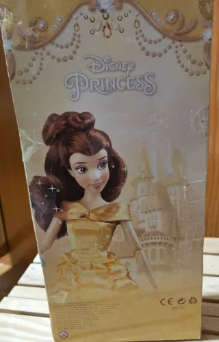 Muñeca Disney Bella Vestido Amarillo