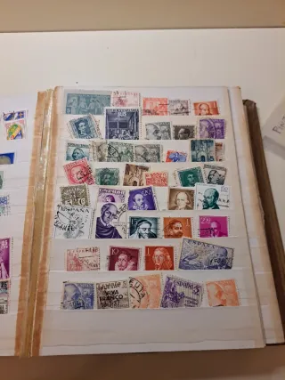 Colección de sellos variados