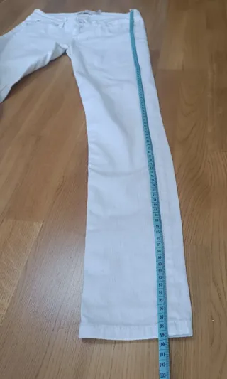 Levi's Blanco Demi Curve Low Rise 7/28