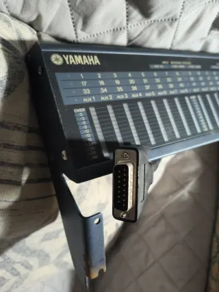 Consola Yamaha DM1000 Producción Digital