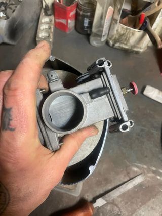 Carburador Edelbrock 40