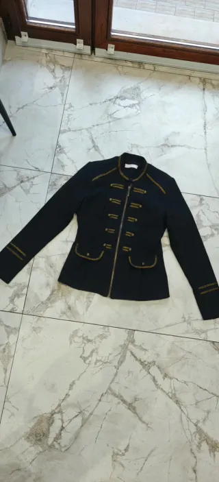 Giacca donna nera con dettagli oro