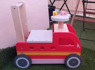 Andador correpasillos camión bomberos madera