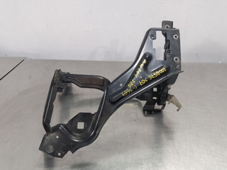 SOPORTE FARO IZQUIERDO MERCEDES-BENZ CLASE C (BM