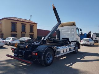 Volvo FE 320-CAMIONES GANCHOS PORTACONTENEDORES