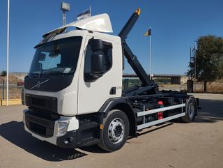 Volvo FE 320-CAMIONES GANCHOS PORTACONTENEDORES