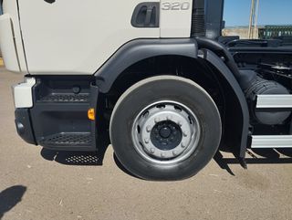 Volvo FE 320-CAMIONES GANCHOS PORTACONTENEDORES