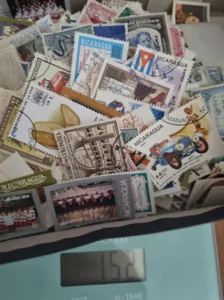 Caja de sellos variados sin revisar