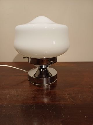 Lampada da tavolo vetro opalino bianco