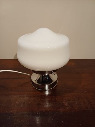 Lampada da tavolo vetro opalino bianco