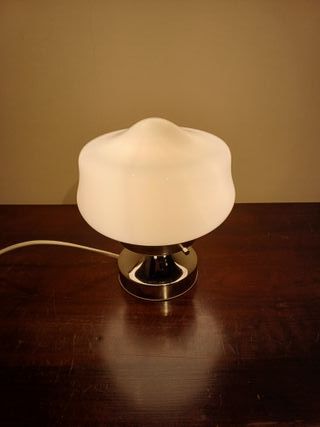 Lampada da tavolo vetro opalino bianco