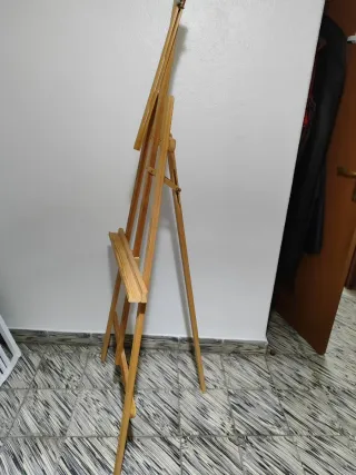 Caballete de pintura de madera
