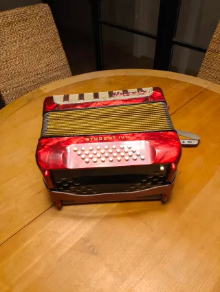 Acordeón Hohner Student IVM 1950s