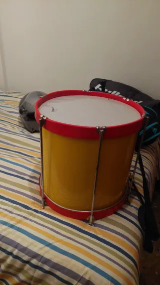Timbal amarillo y rojo