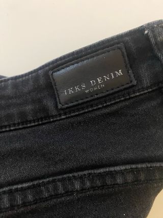 Pantalón negro mujer con cremalleras