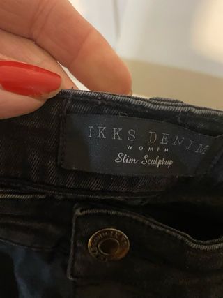 Pantalón negro mujer con cremalleras