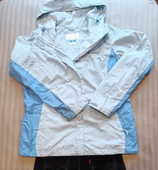 Chaqueta Columbia impermeable con capucha