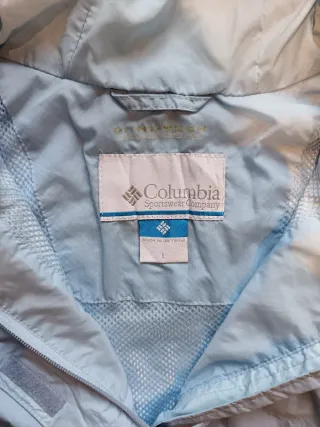 Chaqueta Columbia impermeable con capucha