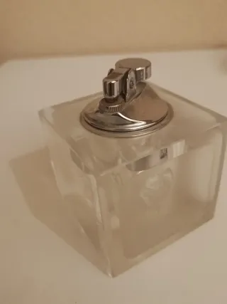 Encendedor y cenicero de cristal