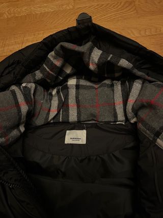 Abrigo Burberry Negro con Capucha