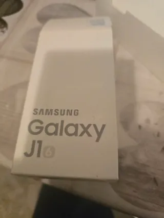 Samsung Galaxy J16 - Argento/Bianco
