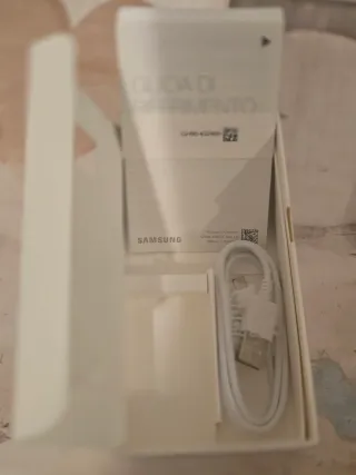 Samsung Galaxy J16 - Argento/Bianco