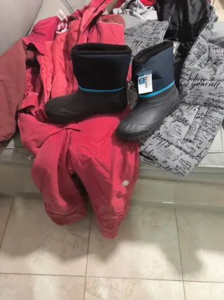 Botas de nieve y ropa de invierno