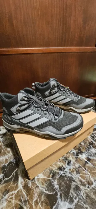 Botas Adidas Terrex Negras y Grises