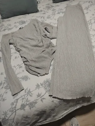 Conjunto Zara gris camiseta L pantalón M