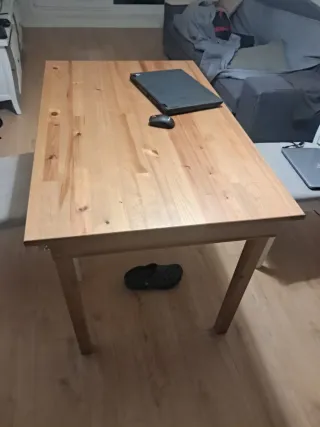 Mesa de madera maciza