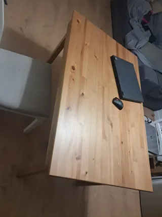 Mesa de madera maciza