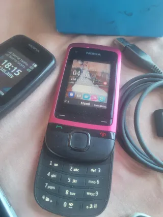 Lote de teléfonos BlackBerry, Nokia y iPhone