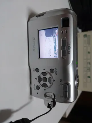 Sony Cyber-shot DSC-S40 Cámara Digital Plata