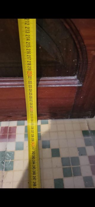 Puerta cancela antigua madera y cristal