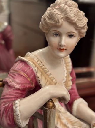 Figura porcelana mujer s.XX