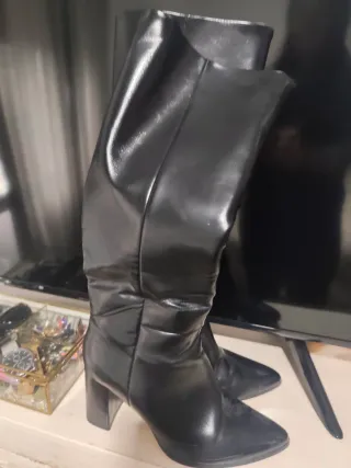 Botas altas Stradivarius negras