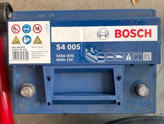 Batería Bosch S4 005 540A 60Ah 12V