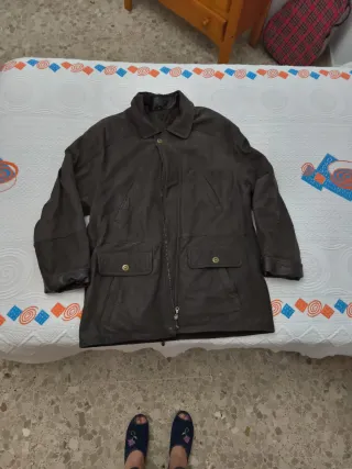 Abrigo marrón,(piel, pekari)