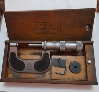 Micrómetro de exteriores. 25-50 milímetros