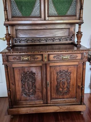 Alacena antigua de madera - estilo alfonsino