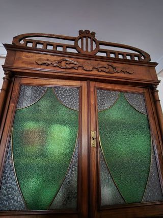 Alacena antigua de madera - estilo alfonsino