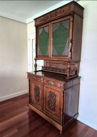 Alacena antigua de madera - estilo alfonsino