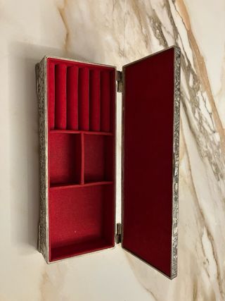 Joyero aspecto antiguo plateado con relieve