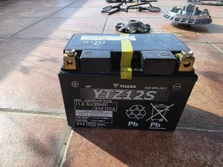 Batería Yuasa YTZ12S TMAX 560